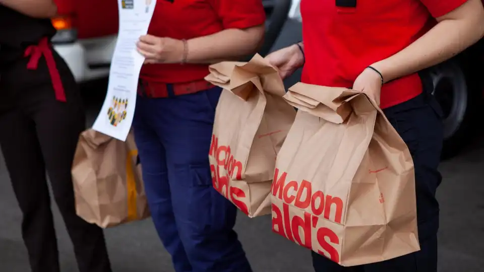 "Reconhecimento". McDonald's Portugal oferece refeições a bombeiros 