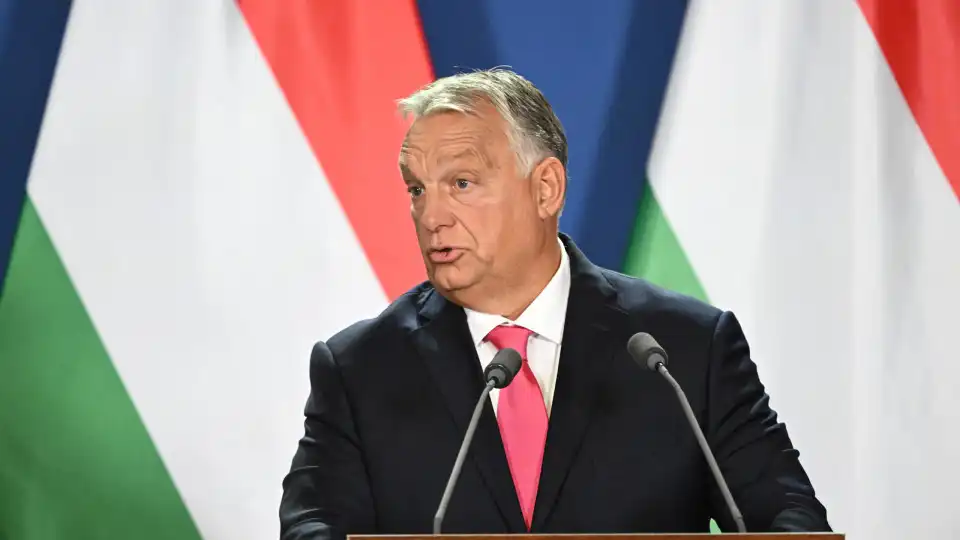 Orbán pede resistência contra Bruxelas como em 1956 contra soviéticos