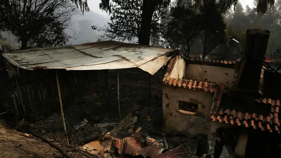 Comunidade mobiliza-se para reconstruir casa em Vila Pouca de Aguiar