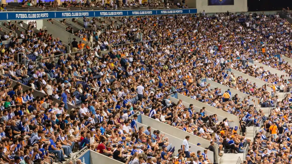 FC Porto anuncia bilhetes esgotados para o público frente ao Man. United