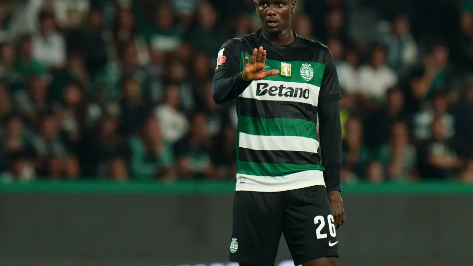 LISBON, PORTUGAL - AUGUST 31: Ousmane Diomande of Sporting CP during the Liga Portugal Betclic match between Sporting CP and FC Porto at Estadio Jose Alvalade on August 31, 2024 in Lisbon, Portugal.  (Photo by Gualter Fatia/Getty Images)