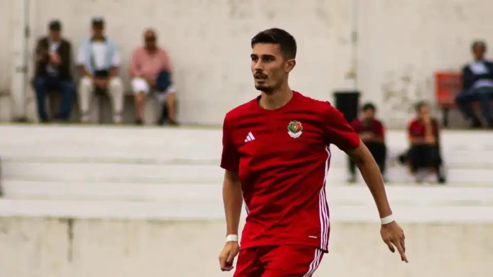 Pêro Pinheiro veste a pele de 'tomba gigantes' e elimina Feirense da Taça