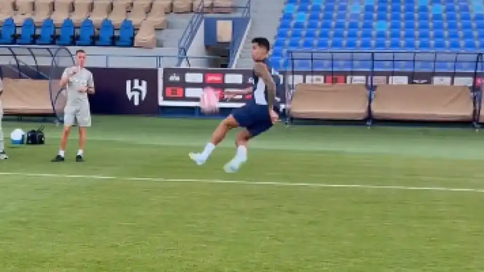 "Mágico". João Cancelo dá espetáculo no treino do Al Hilal