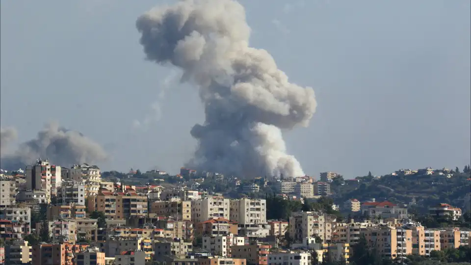 Médio Oriente. Israel mantém ataques aéreos contra o Líbano