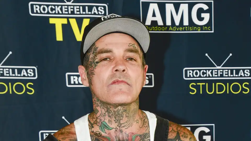 Revelada causa da morte de Shifty Shellshock, vocalista dos Crazy Town