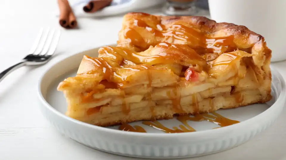 Receita. Tarte de maçã, canela e caramelo ideal para os dias de outono