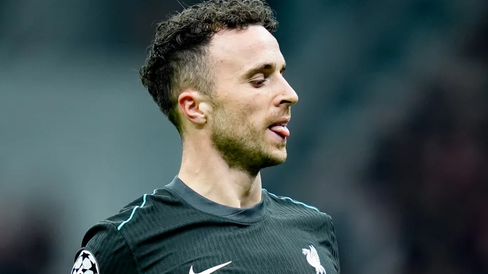 Diogo Jota of Liverpool FC reacts during the UEFA Champions League 2024/25 League Phase MD1 match between AC Milan and Liverpool FC at Stadio San Siro on September 17, 2024 in Milan, Italy. (Photo by Giuseppe Maffia/NurPhoto via Getty Images)