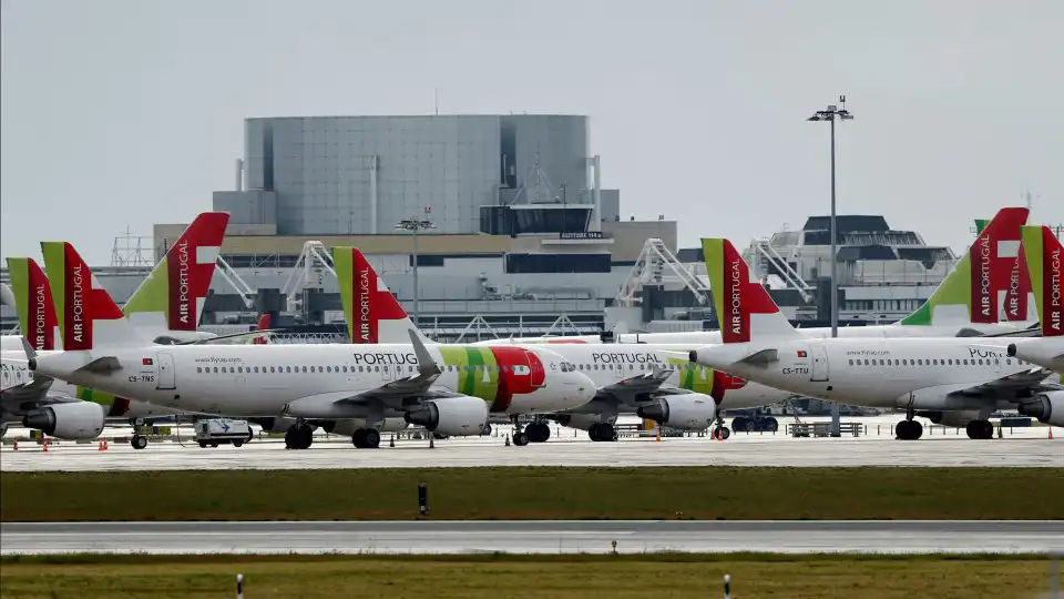 Câmara de Lisboa defende redução de voos no aeroporto