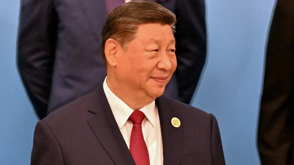 Xi Jinping elogia "novo corredor terra-mar" no porto no Peru