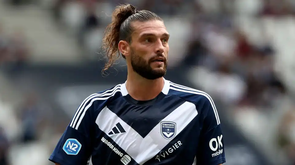 Andy Carroll diz: "Ter vindo para o Bordeaux está a custar-me dinheiro"