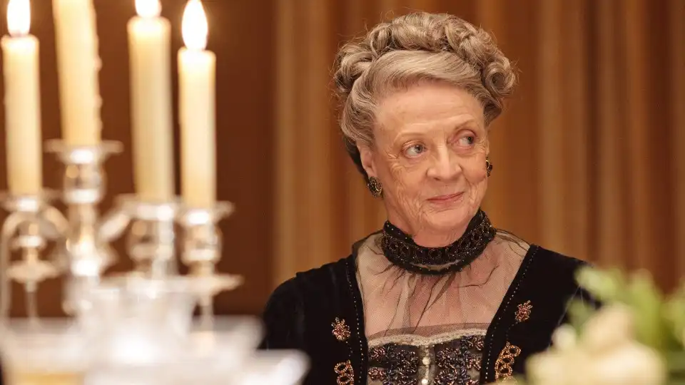 Morreu Maggie Smith. Eis onde ver os últimos filmes e séries da atriz