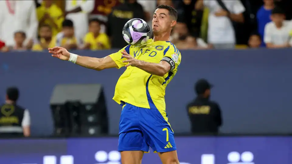 Cristiano Ronaldo marcou, mas Al Wehda diz que não havia penálti