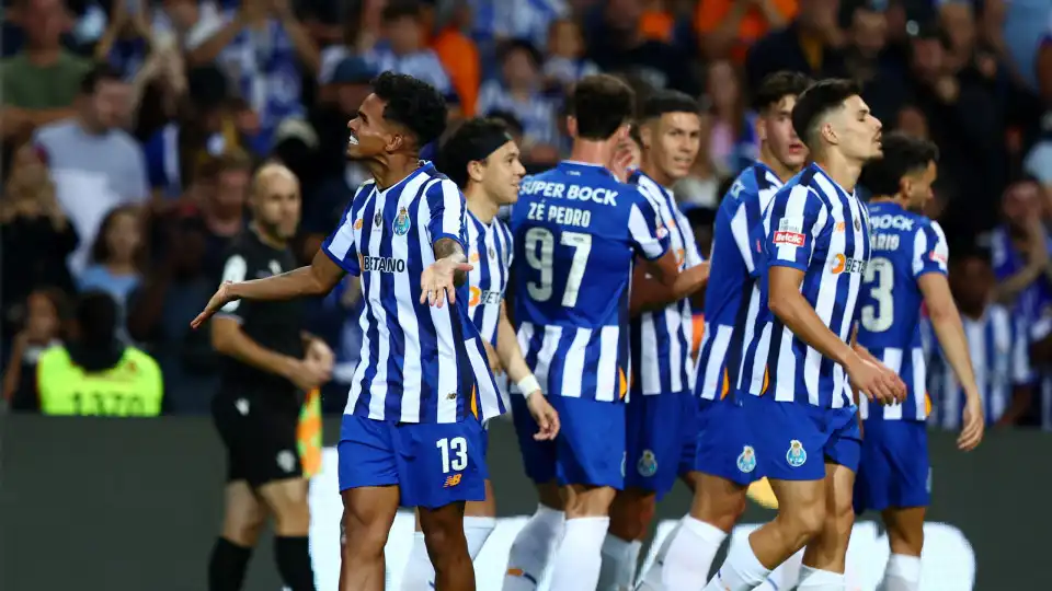 Notas do FC Porto-Arouca: Yalçın brincou ao vermelho e dragão cuspiu fogo