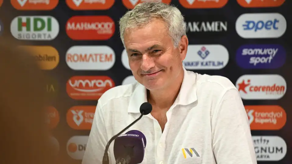 Mourinho não esquece Manchester United: "Deviam-me bónus e medalha"