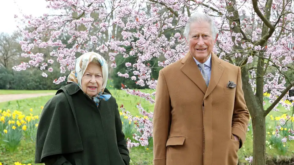 Carlos III revela que mãe escolheu "passar os últimos dias" em Balmoral