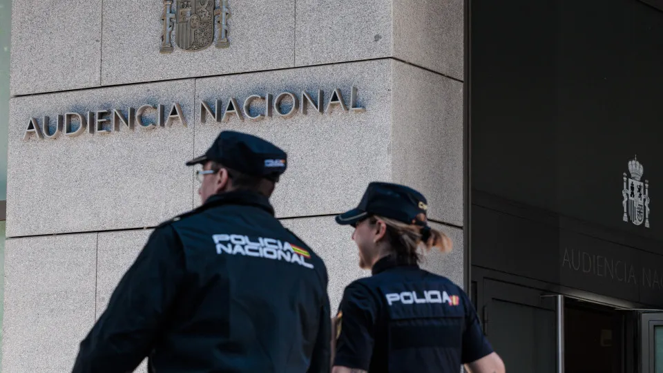 Chefe da polícia de Madrid detido. Tinha 20 milhões de euros em casa