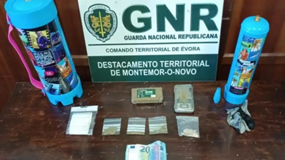 Adolescente de 17 anos com centenas de doses de droga apanhado pela GNR