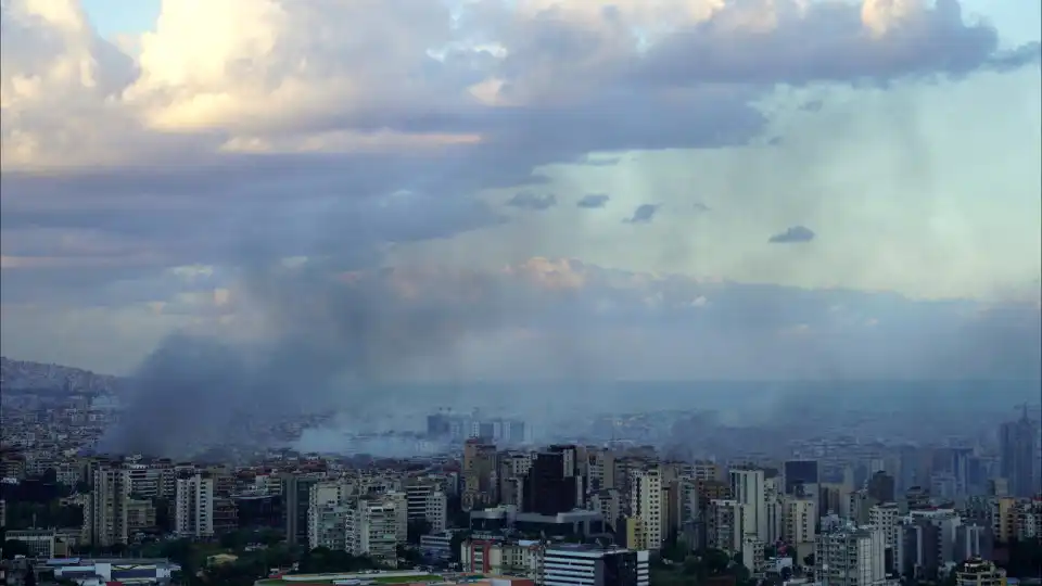 Israel volta a atacar subúrbios a sul de Beirute