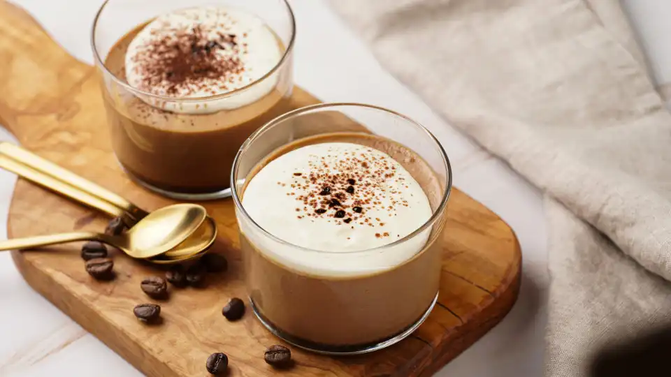 Para quê resistir a esta receita de mousse de café? Só tem uma caloria!