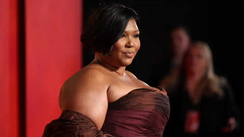 "Comi demais": Lizzo partilha dificuldades na sua luta para perder peso