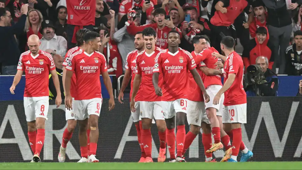 A eficácia do 'Lageball' e uma mistura mágica. Benfica despedaça Atlético