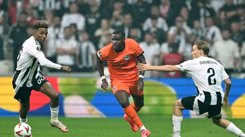 Besiktas continua no vermelho na Europa e perde com o Eintracht Frankfurt