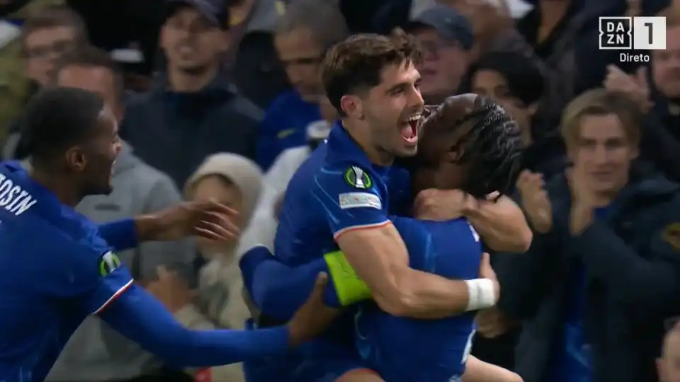 Noite de portugueses em Stamford Bridge. Neto também marcou pelo Chelsea