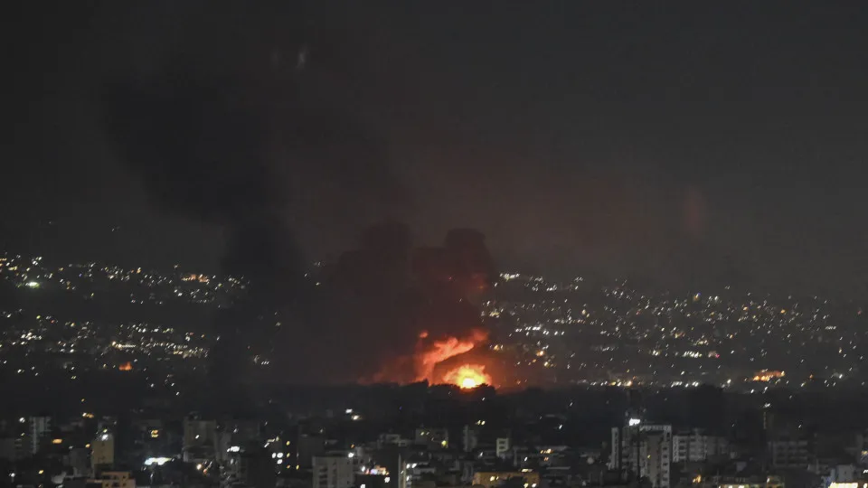 Conflito no Médio Oriente continua a escalar e Israel mantém ataques