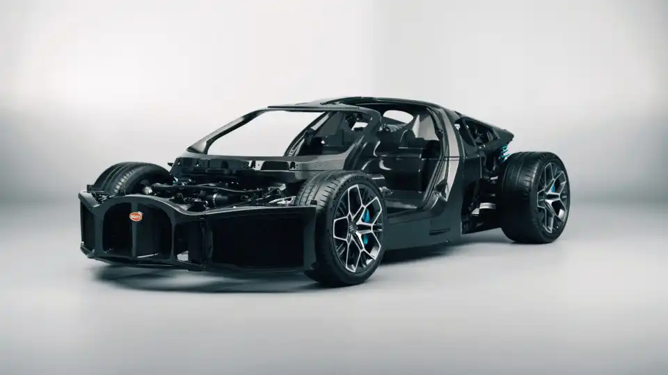 Bugatti mostra o chassis do novo Tourbillon. Desafio foi encaixar o motor