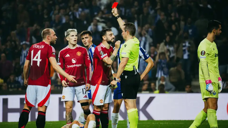 Ten Hag sai em defesa de Bruno Fernandes: "Teve azar contra o FC Porto"