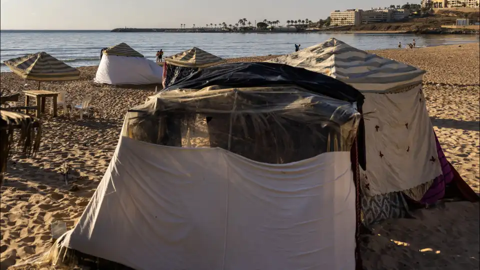 Há cada vez mais deslocados no Líbano devido à ofensiva de Israel