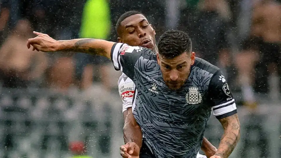 Vitória SC sofre 2 golos de penálti nos descontos e empata com Boavista