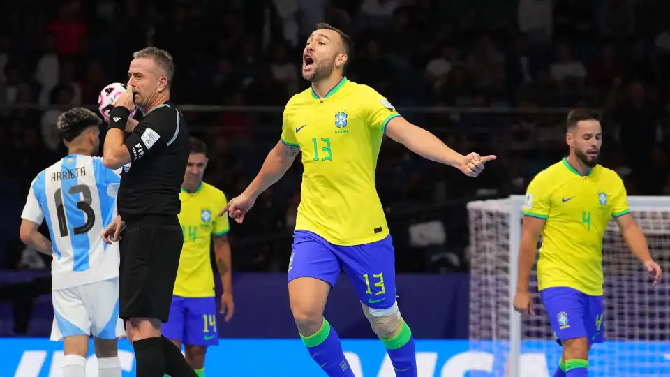 Brasil vence Argentina e torna-se hexacampeão mundial de futsal