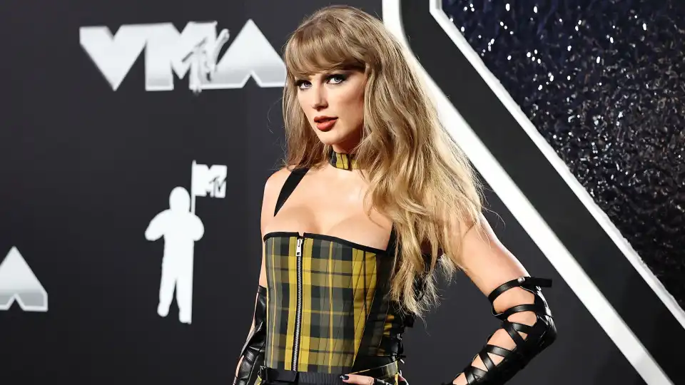 1,5 mil milhões de euros. Taylor Swift é a cantora mais rica do mundo