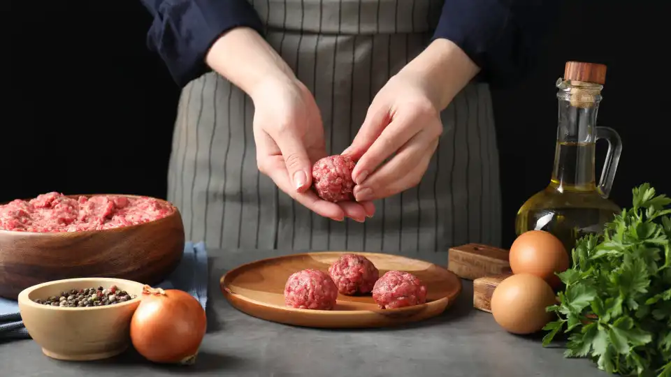 Como fazer umas almôndegas deliciosas na 'air fryer'