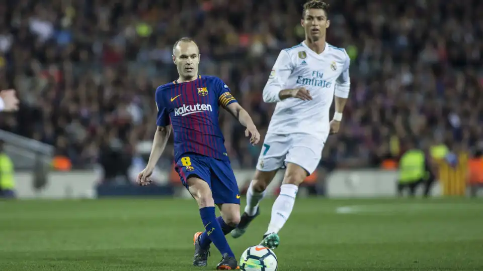 Rivalidades à parte. Real Madrid reage ao 'adeus' de Iniesta: "Admiração"