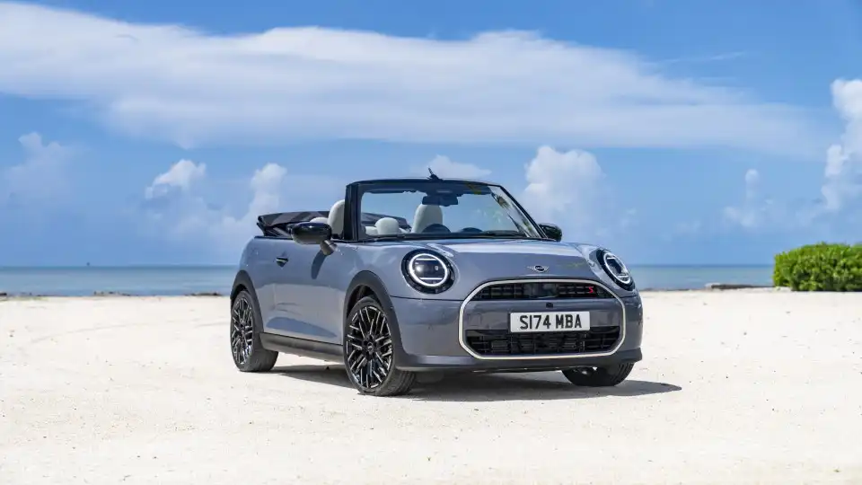 MINI revela o novo Cooper Convertible