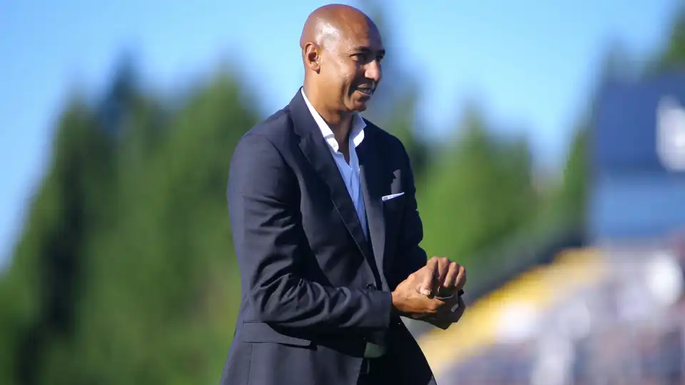 Luisão avalia Benfica de Bruno Lage à distância: "Está a voar"