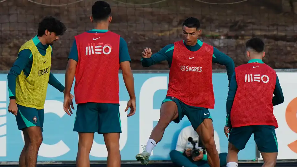 Portugal faz último treino na Cidade do Futebol e viaja até Varsóvia