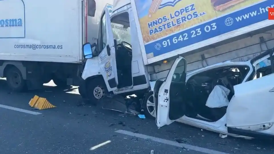 Acidente com camiões e autocarro em Madrid faz dois feridos graves