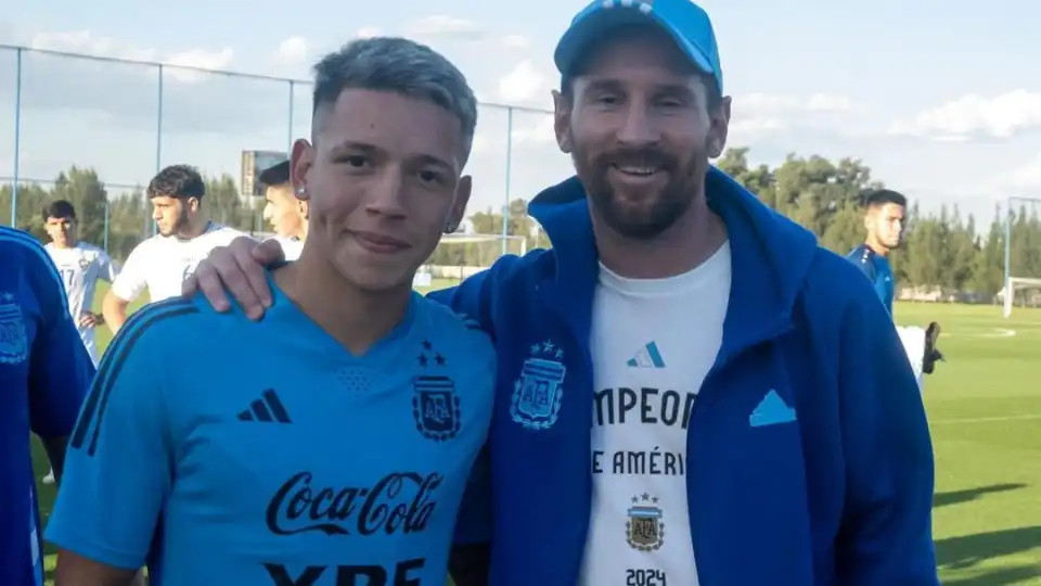 Prestianni encontrou-se com Messi e pediu uma fotografia