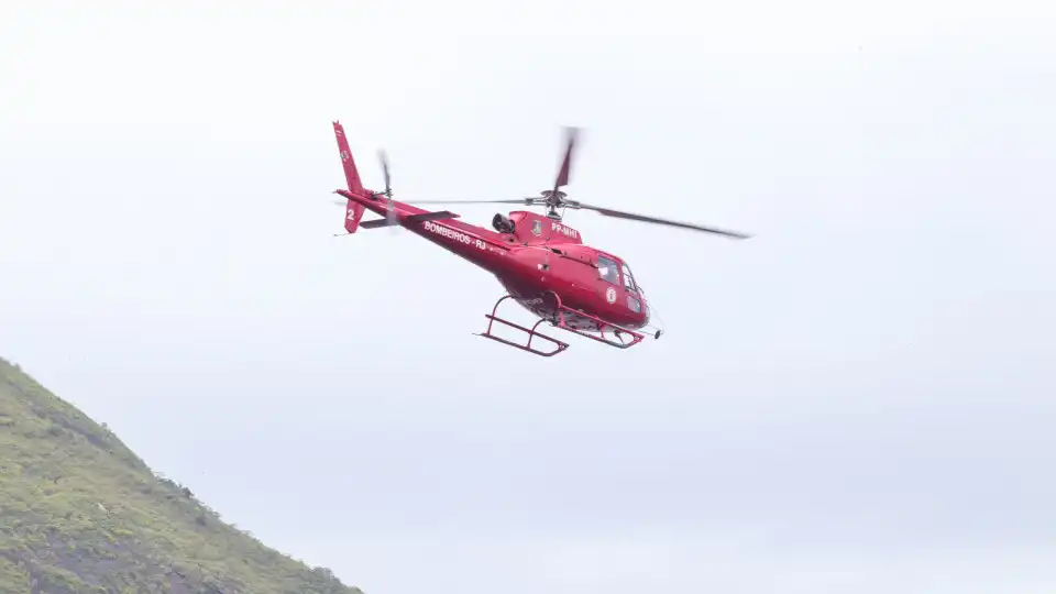 Queda de helicóptero no Brasil mata bombeiros, um médico e um enfermeiro