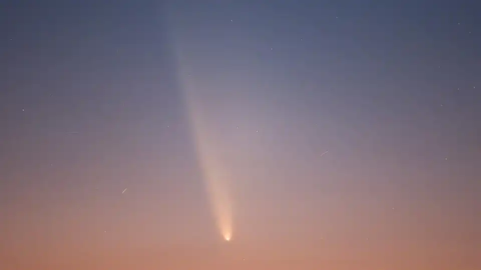 Esteja atento ao céu ao final da tarde: Pode ver um cometa a olho nu