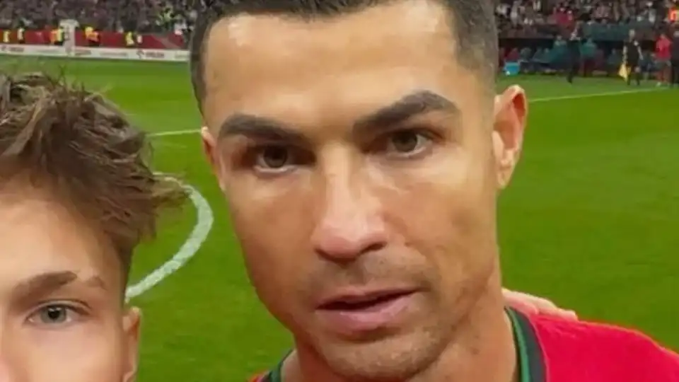 Invasor do Polónia-Portugal revela selfie com Cristiano Ronaldo