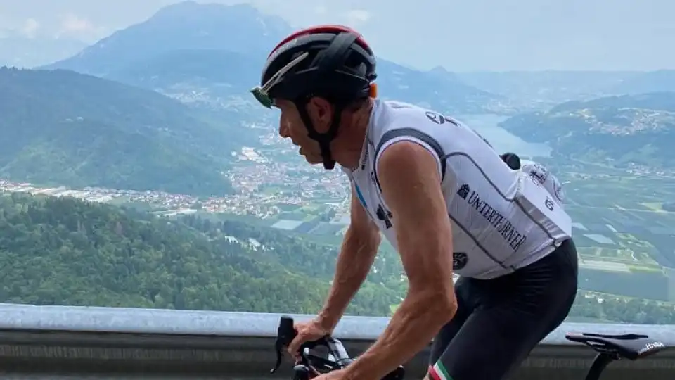 Ciclista sofre paragem cardíaca durante os Europeus de Gravel e morre