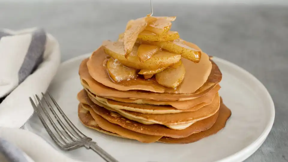 Não há como falhar com esta receita de panquecas de banana e pera