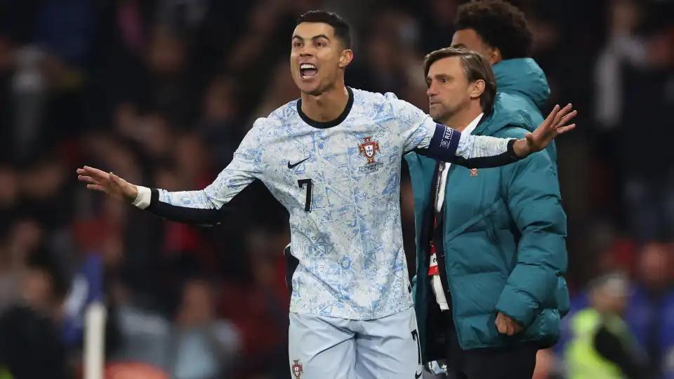 Cristiano Ronaldo não escondeu a fúria na reta final do Escócia-Portugal