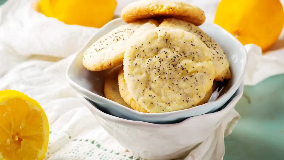 Bolachas de limão com sementes de papoila para as tardes de outono