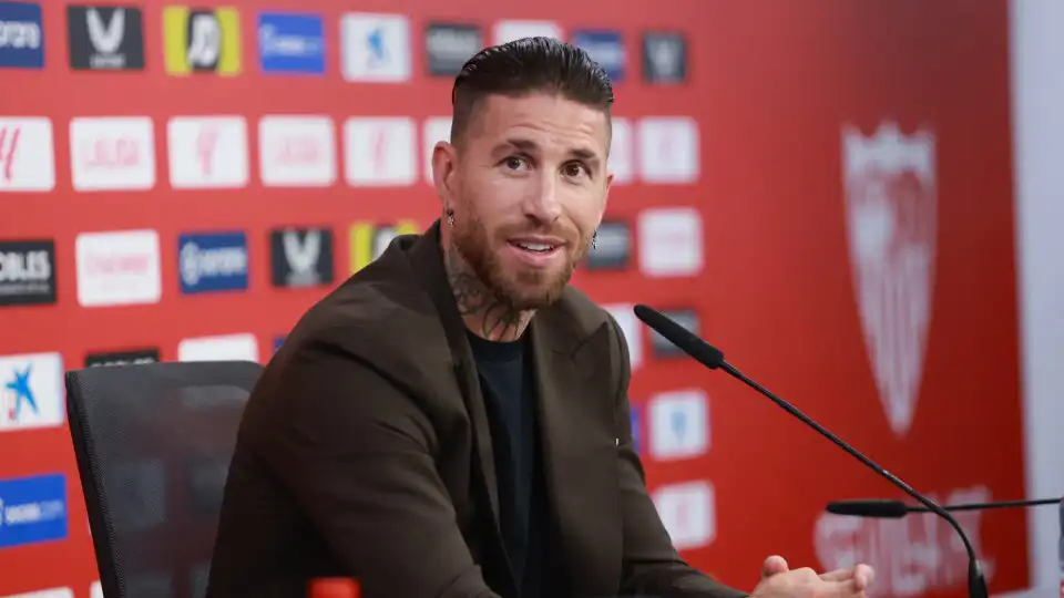 À espera de novo clube, Sergio Ramos perde valor no mercado