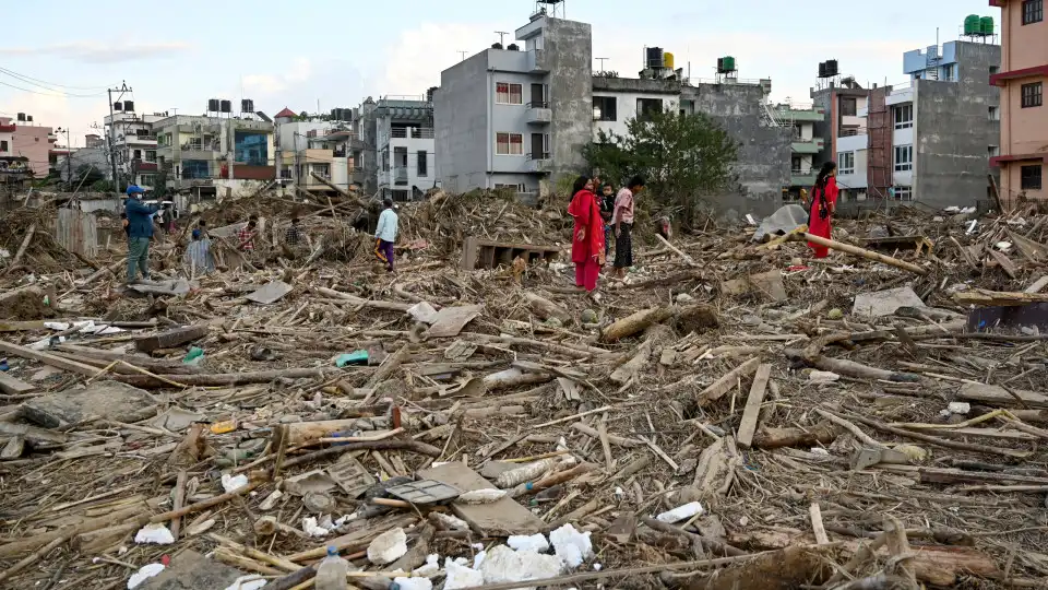 Alterações climáticas agravaram chuva violenta e inundações no Nepal